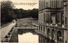 Dampierre Chateau - Les Douves de la Facade Est