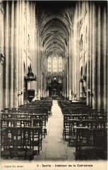 Senlis La Cathédrale interieur à Senlis