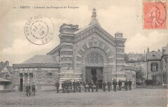 Dreux / L'Arsenal Des Pompes Et Les Pompiers à Dreux