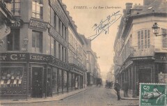Evreux - La Rue Chartraine - Magasin De Chapellerie
