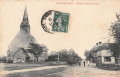 Gauville - L'Eglise Et Route De Laigle - cliché rare
