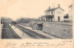 Mantes - Gare De Mantes Station - Train