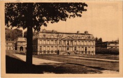 Dampierre Chateau - Dans le Parc