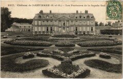 Dampierre Chateau - Les Parterres de la Facade Sud