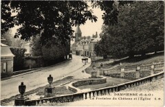 Dampierre La Fontaine du Chateau et l'Eglise