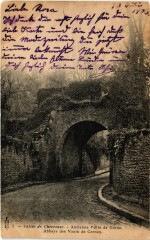 Cernay-la-Ville Abbaye des Vaux-de-Cernay - Porte de la Garde à Cernay-la-Ville