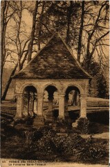 Cernay-la-Ville Abbaye des Vaux-de-Cernay - Fontaine Saint-Thibault à Cernay-la-Ville