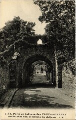 Cernay-la-Ville Porte de l'Abbaye des Vaux à Cernay-la-Ville