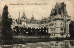 Vigny Chateau - Cour Interieure