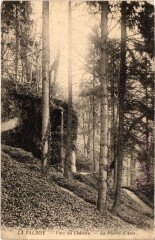 La Falaise Parc du Chateau - La Pierre d'Azor à La Falaise