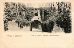 Cernay-la-Ville Vaux de Cernay - Ancienne Porte de l'Abbaye à Cernay-la-Ville