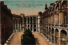 St Germain en Laye Interieur de la Cour du Chateau