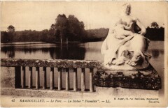 Rambouillet Le Parc Statue Fecondite à Rambouillet