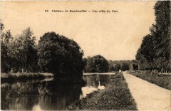 Rambouillet Le Chateau une allee du Parc à Rambouillet