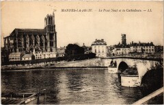 Mantes Le Pont Neuf et la Cathedrale