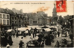 Lamballe-La place du Marché
