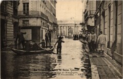 Paris 7e-Inondation- du bas de la Rue de Bourgogne à Paris 7e