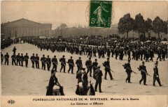 Paris 7e-Ministre de la Guerre-Les Généraux et Officiers -
																					75007 Paris 7e
																			