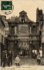Carte postale ancienne Porte Saint-Vincent
                                                                     à Vannes
                                