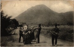 Auvergne une noce Folklore