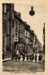 Argentan Le Cadran suspendu à Argentan