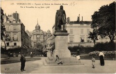 Versailles Suqare et Satue à Versailles