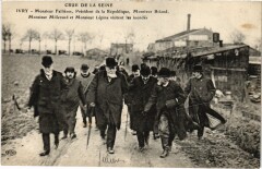Carte postale ancienne Ivry Fallieres, Briand, Millerand, Lepine Crue de la Seine 1910
                                                                     à Ivry-sur-Seine
                                