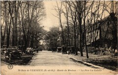 Bois de Verneuil Route de Meulan La Pere La Galette