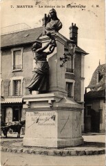 Mantes-la-Jolie Statue de la republique à Mantes-la-Jolie