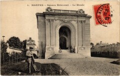 Mantes-la-Jolie Square Brieussel - Musee à Mantes-la-Jolie