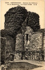 Chevreuse Ruines du Chateau de la Madeleine - Tour Ronde à Chevreuse