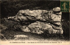 Cernay-la-Ville Une Roche de l'Ancienne Demeure de l'Ermite à Cernay-la-Ville