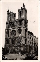 Mantes-la-Jolie La Cathedrale Notre-Dame à Mantes-la-Jolie