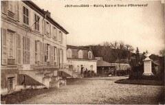 Jouy-en-Josas Mairie - Ecole et Statue d'Oberkampf à Jouy-en-Josas