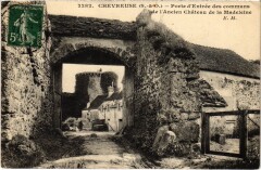 Chevreuse Communs de le Chateau de la Madeleine - Porte d'Entree à Chevreuse
