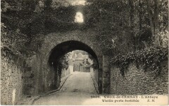 Cernay-la-Ville Vaux-de-Cernay - Abbaye - Vieille Porte à Cernay-la-Ville