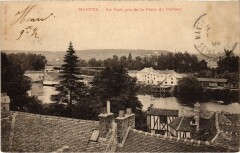 Mantes-la-Jolie Le Port pris de la Place du Chateau à Mantes-la-Jolie
