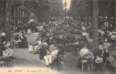 Vichy - Un Coin Du Parc à Vichy