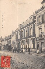 La Fere - L'Hotel De Ville
