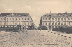 Tours Le Musee Et Bibliotheque Municipale à Tours