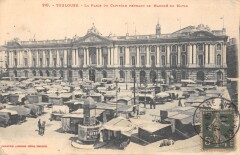 Toulouse - Place Du Capitole Pendant Le Marche Du Matin -
																					31300 Toulouse
																			