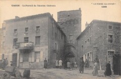 Usson - Le Portail De L'Ancien Chateau -
													42 Loire
												