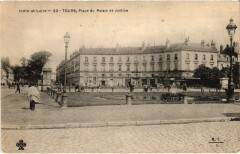 Tours Place du Palais à Tours