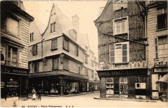 Tours Place Plumereau à Tours