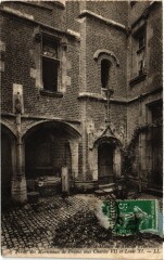 Tours Maison de Tristan l'Hermite cour interieure à Tours