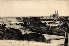 Tours La Loire à Tours