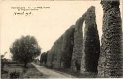 Luynes Ruines de l'Aqueduc Romain à Luynes