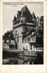 Loches Porte des Cordeliers à Loches