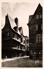 Tours Vieilles Maisons place Plumereau à Tours