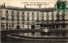 Tours Place du Palais à Tours